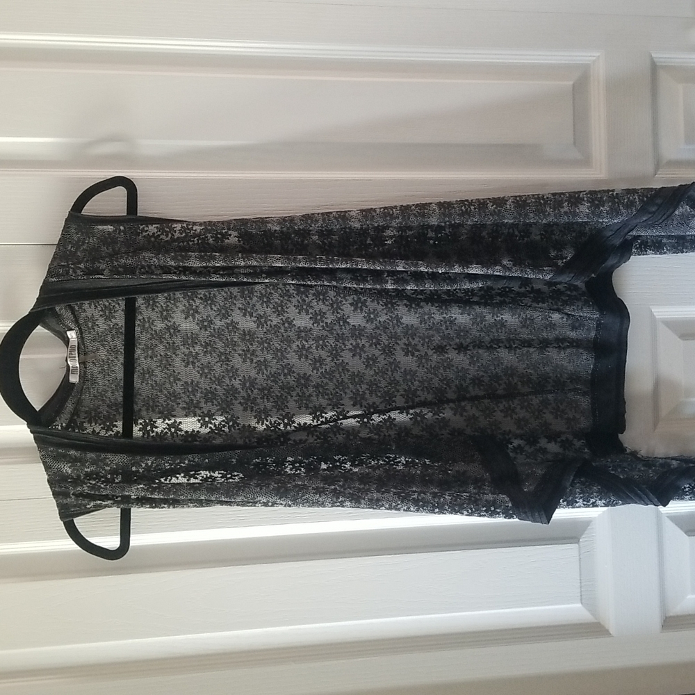 Lightweight sleeveless cardigan